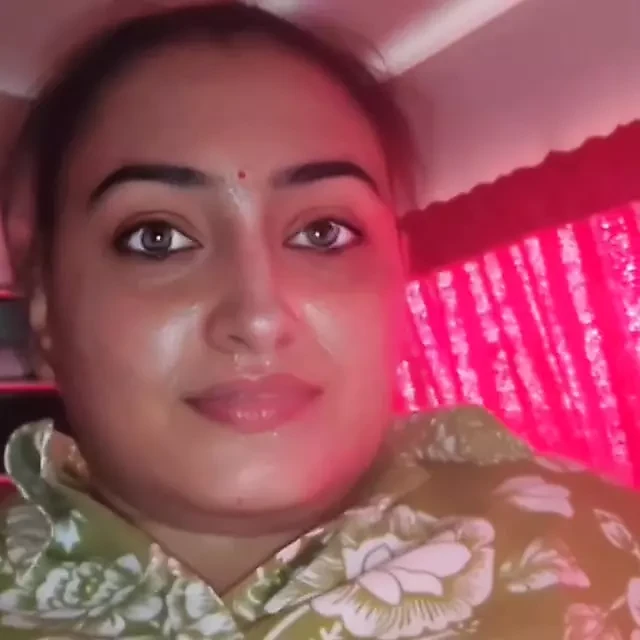 Chalti Bus Me Ek Ladki Ko Chudai Ki