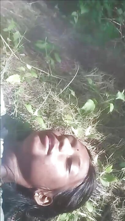 Jungle me girlfriend ke doogi style ke chhoda