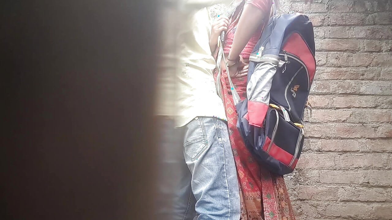 SEXY COLLEGE TEACHER WANTS TO FUCKED HER BIG COCK STUDENT VIRAL MMS