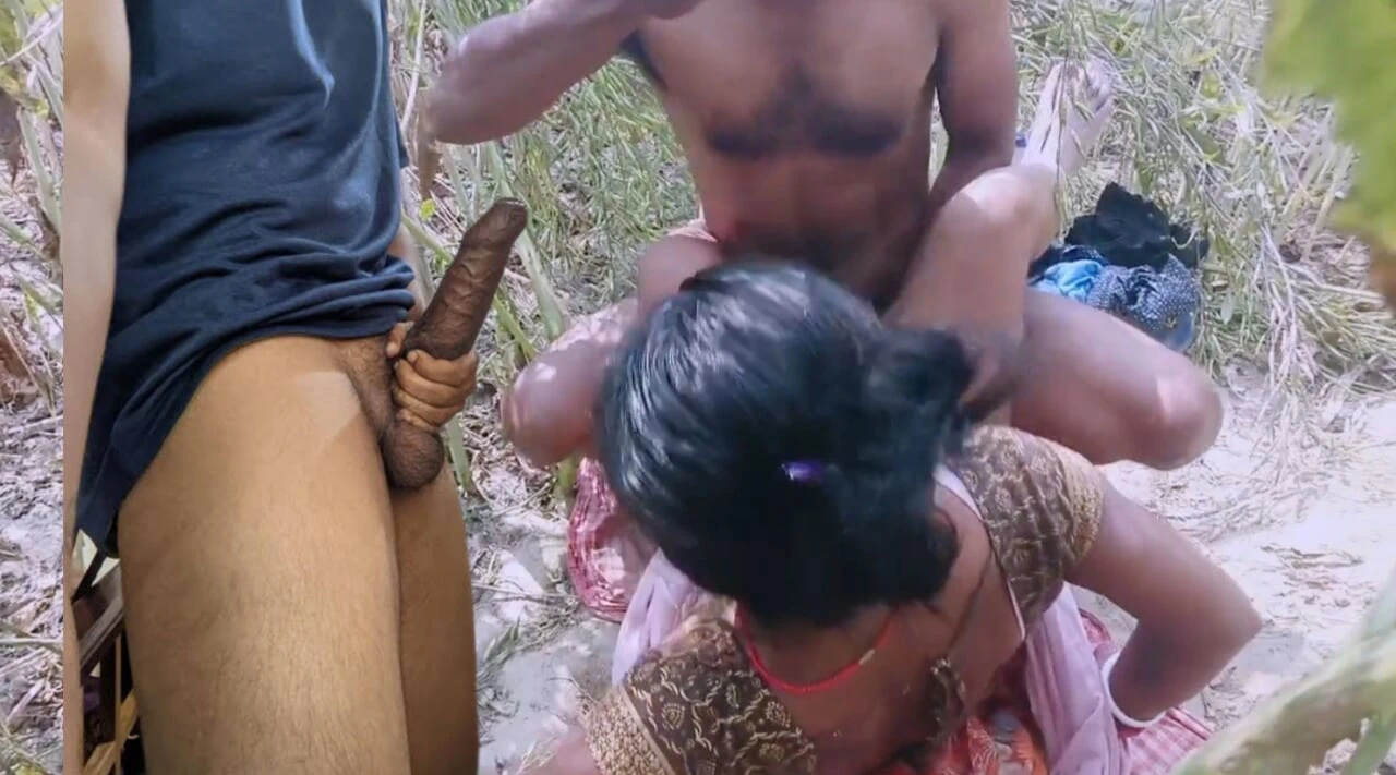 Bangali bhaiya ne bhabhi ko jungal me ghori bana ke boudi me chod dala.indian Desi Village dehati ki aunty hindi viral sex video,Sumang121bihar
